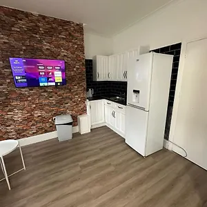 Suli House- Flats & En-suite-families And Couples Only Apartment Blackpool