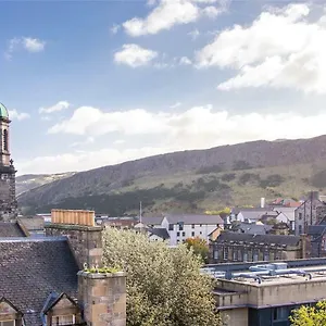 Spacious 2 Bed Next To Royal Mile & Waverley Apartment